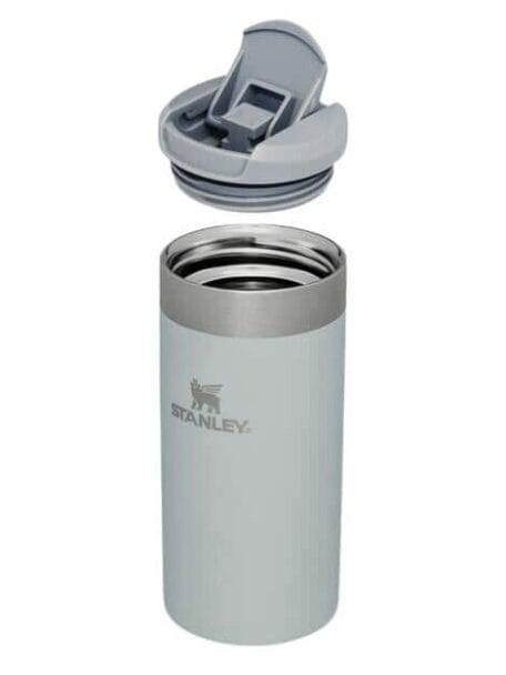 Stanley The Aerolight Transit Mug 0,35L is een BPA-vrije fles