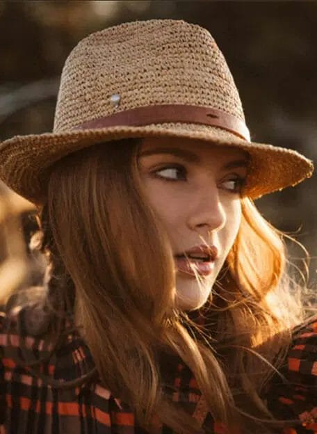 Salino hoed van Raffia Thee - Le Voyage en Panier