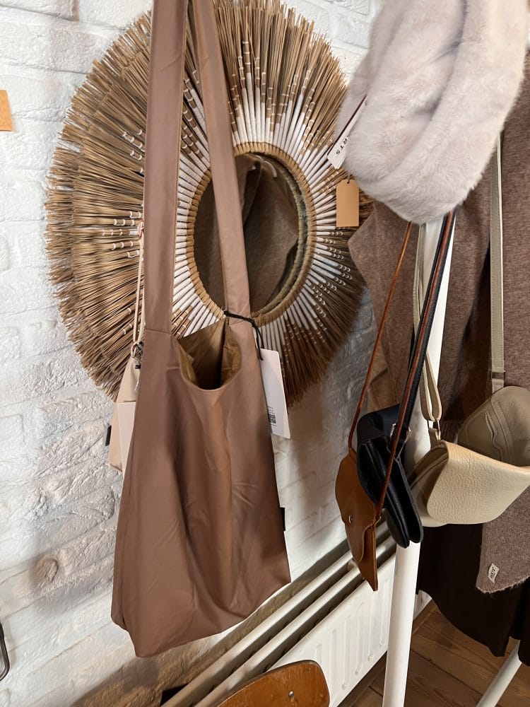 Afbeelding #1 van Jeanette