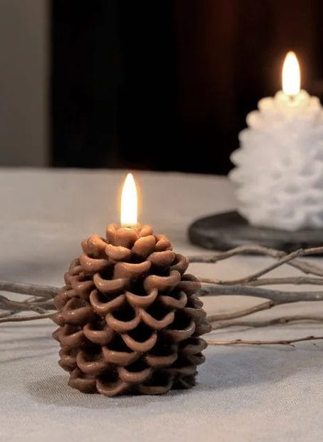 Led Kaars Pine Cone Brown - Dennenappel - Uyuni